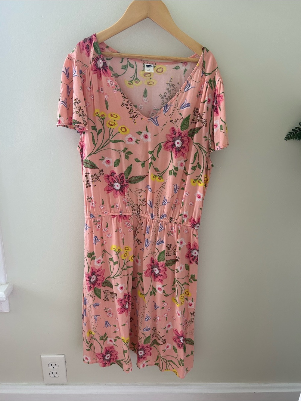 Old Navy Pink Floral V-Neck Midi Dress with winch waist - size M